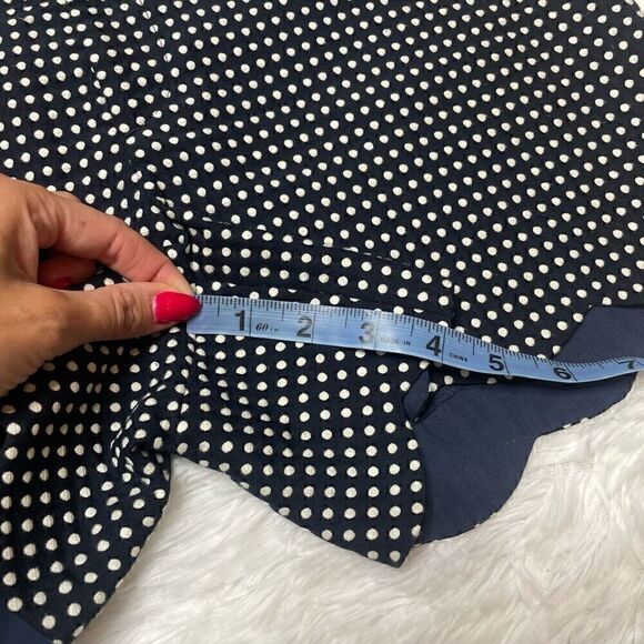 CLUB MONACO Shorts Navy Blue Polka Dot Scalloped Hem Size 4 - Picture 8 of 9